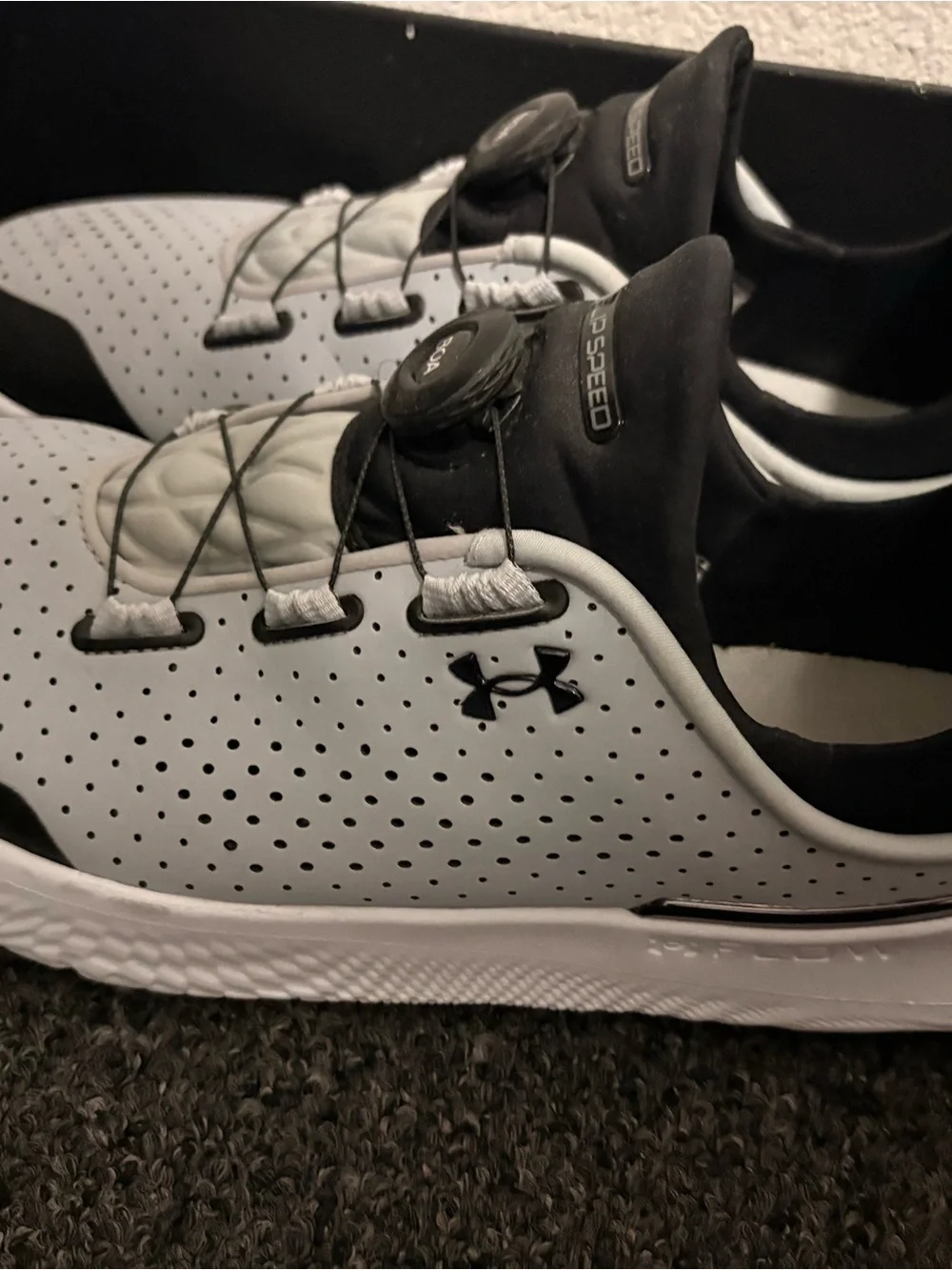 Under Armour Slip and Speed -mens size 12 - excellent used condition